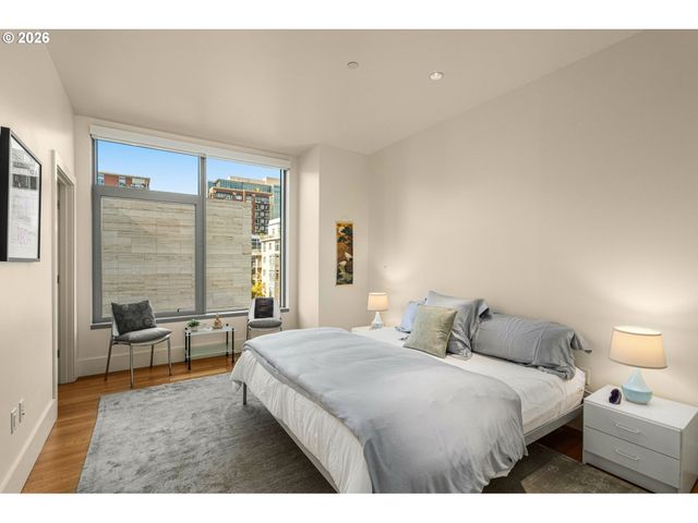 1001 Nw LOVEJOY St 505, Portland, OR 97209