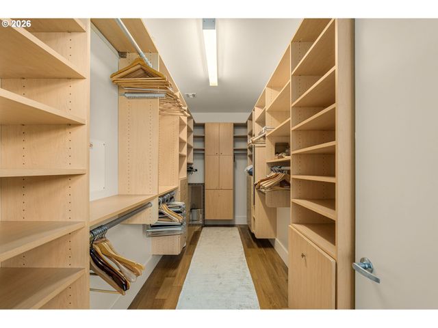 1001 Nw LOVEJOY St 505, Portland, OR 97209