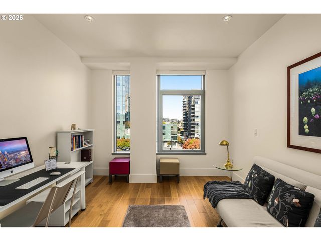 1001 Nw LOVEJOY St 505, Portland, OR 97209