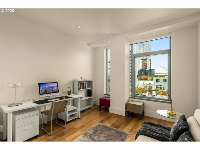 1001 Nw LOVEJOY St 505, Portland, OR 97209