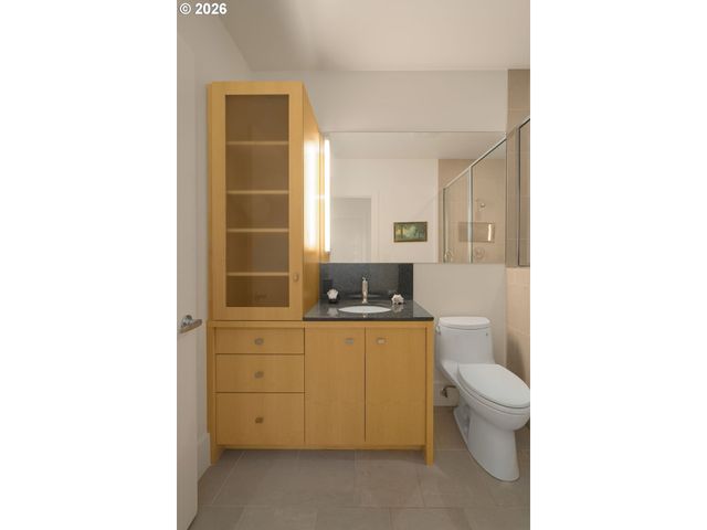 1001 Nw LOVEJOY St 505, Portland, OR 97209