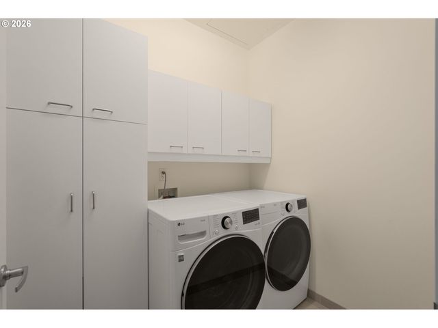 1001 Nw LOVEJOY St 505, Portland, OR 97209