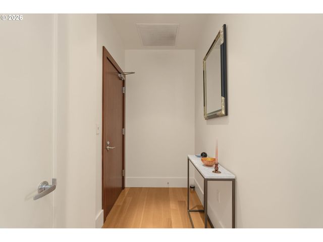 1001 Nw LOVEJOY St 505, Portland, OR 97209