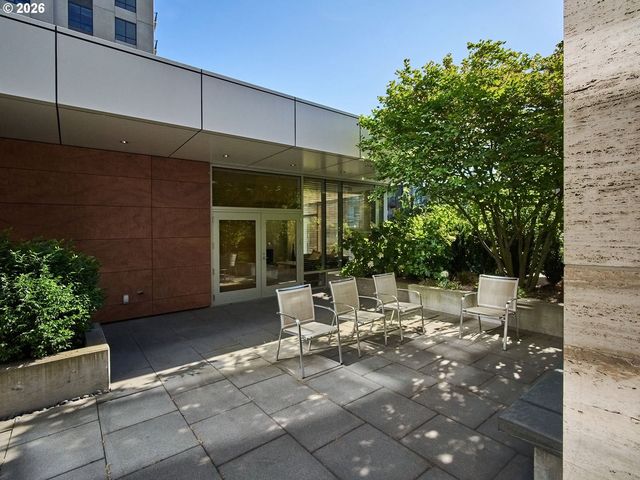 1001 Nw LOVEJOY St 505, Portland, OR 97209