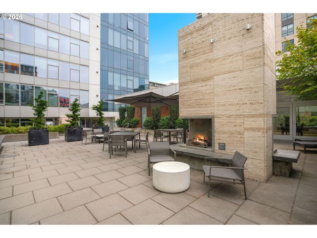 1001 Nw LOVEJOY St 505, Portland, OR 97209