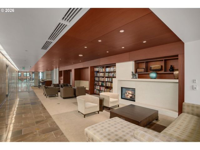 1001 Nw LOVEJOY St 505, Portland, OR 97209