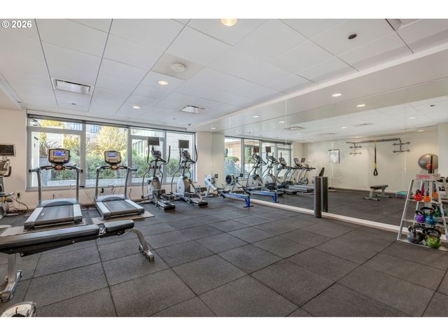1001 Nw LOVEJOY St 505, Portland, OR 97209