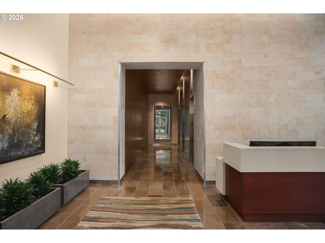 1001 Nw LOVEJOY St 505, Portland, OR 97209