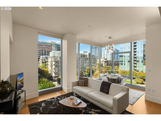 1001 Nw LOVEJOY St 505, Portland, OR 97209