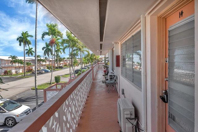 820 SW 11th Ave 14B, Hallandale Beach, FL 33009