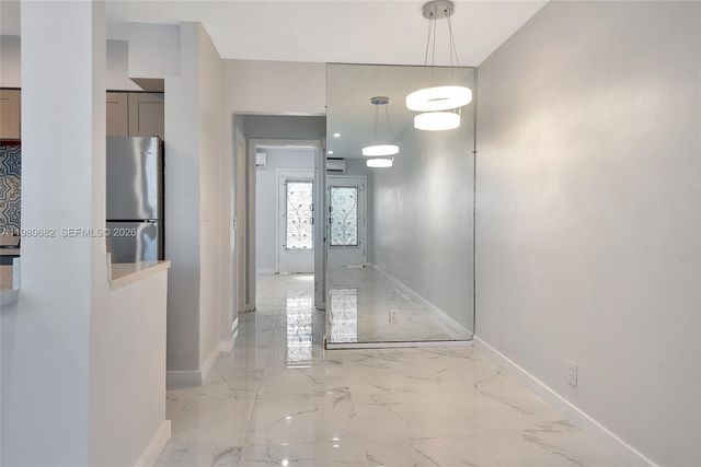 820 SW 11th Ave 14B, Hallandale Beach, FL 33009