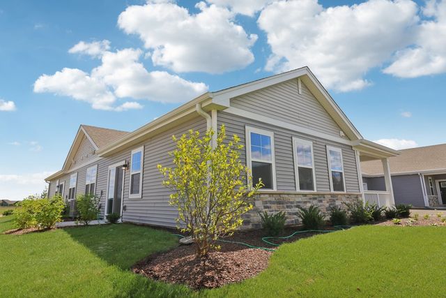 2424 Glacier Street, Pingree Grove, IL 60140