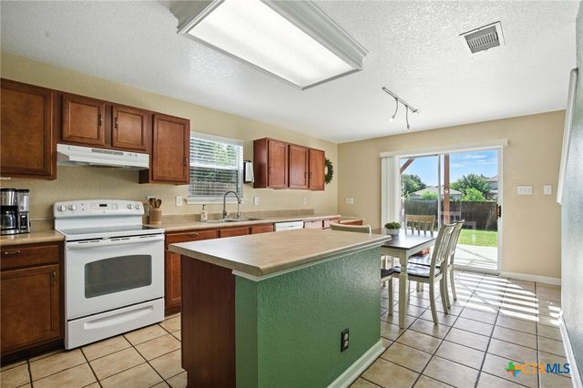 7722 Cortland Oak, San Antonio, TX 78254