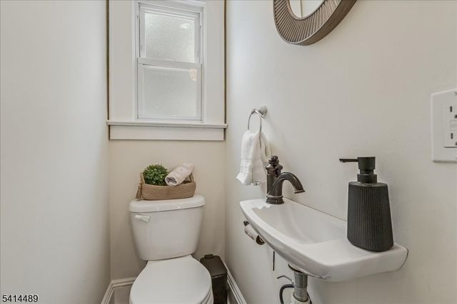 5 Canterbury Dr, Montclair Twp., NJ 07042