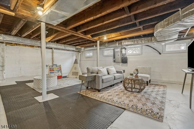 5 Canterbury Dr, Montclair Twp., NJ 07042