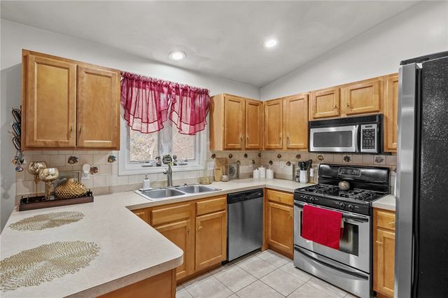 155 De Pinedo Street, Providence, RI 02904