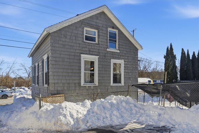 208 Simmonsville Avenue, Johnston, RI 02919