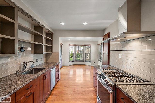 912 Cedar Hill Drive, Royal Oak, MI 48067