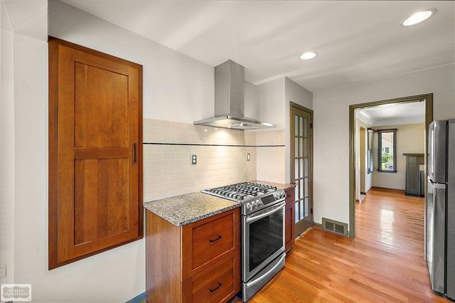 912 Cedar Hill Drive, Royal Oak, MI 48067