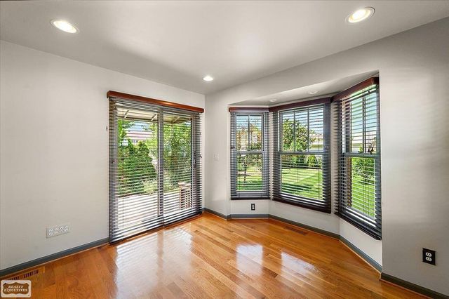 912 Cedar Hill Drive, Royal Oak, MI 48067