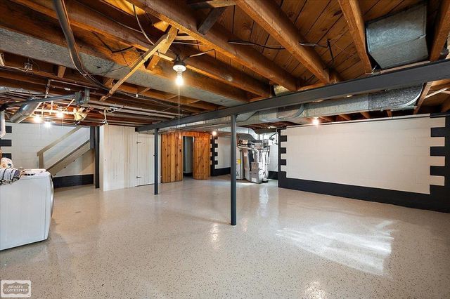 912 Cedar Hill Drive, Royal Oak, MI 48067