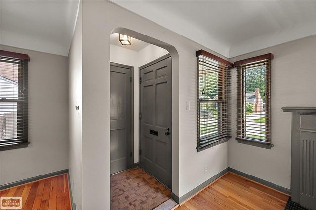912 Cedar Hill Drive, Royal Oak, MI 48067