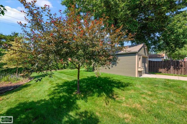 912 Cedar Hill Drive, Royal Oak, MI 48067