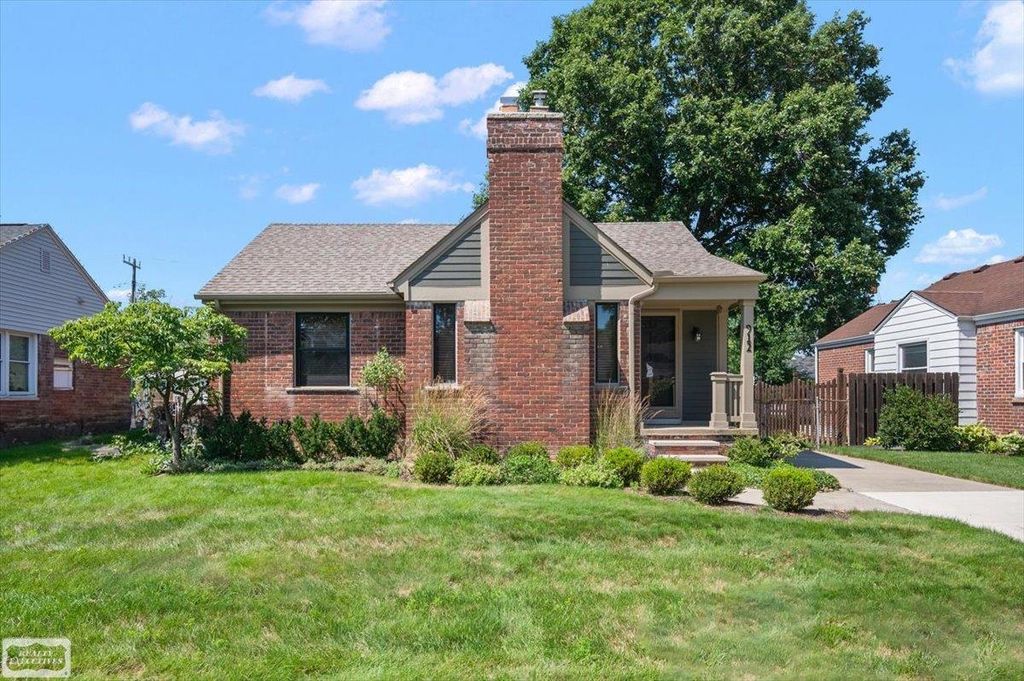 912 Cedar Hill Drive, Royal Oak, MI 48067