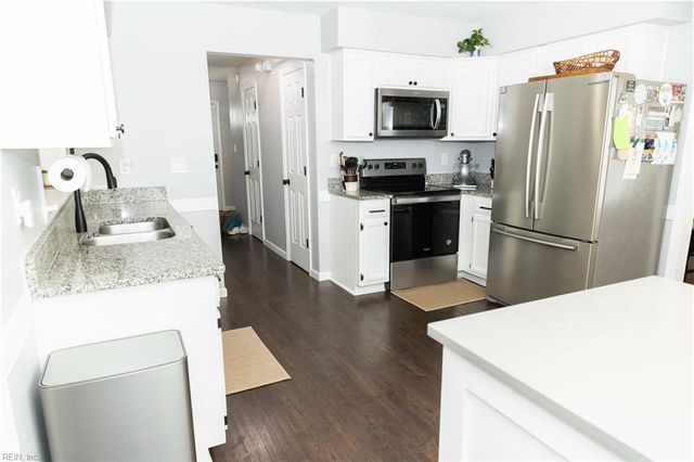1848 Monument DR, Virginia Beach, VA 23464