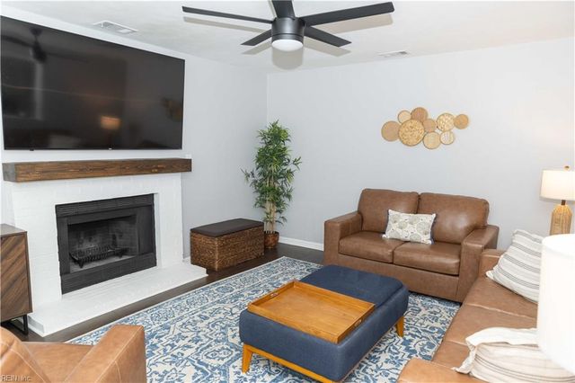 1848 Monument DR, Virginia Beach, VA 23464
