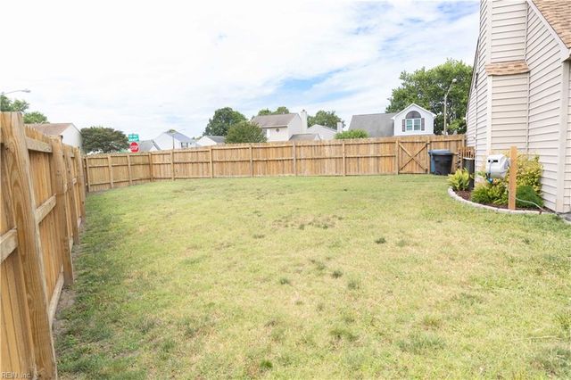 1848 Monument DR, Virginia Beach, VA 23464