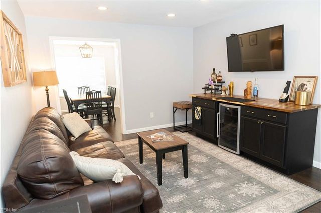 1848 Monument DR, Virginia Beach, VA 23464