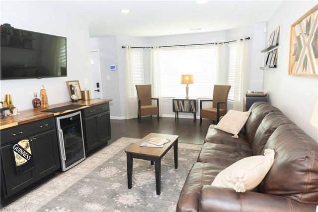 1848 Monument DR, Virginia Beach, VA 23464