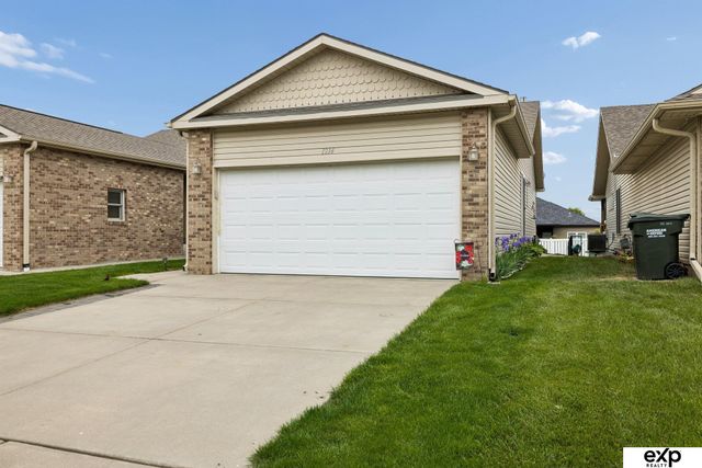 1214 Dublin Road, Lincoln, NE 68521