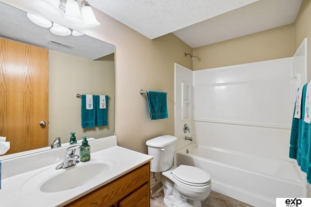 1214 Dublin Road, Lincoln, NE 68521