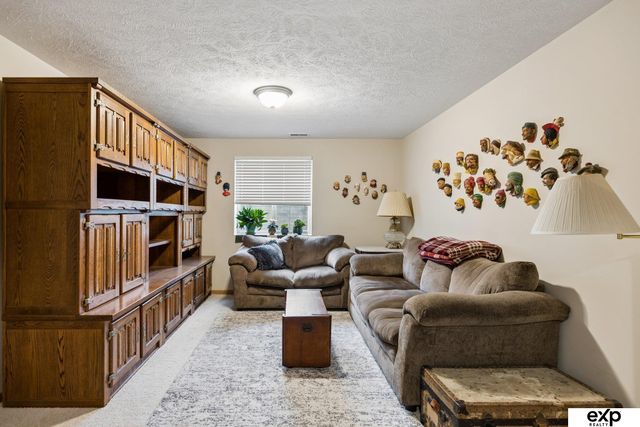 1214 Dublin Road, Lincoln, NE 68521