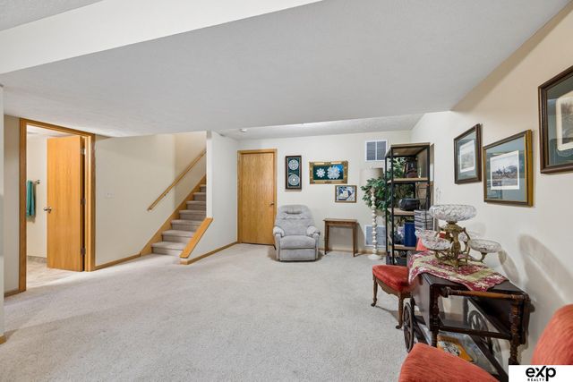 1214 Dublin Road, Lincoln, NE 68521