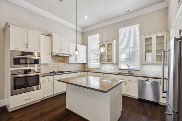 2016 Covent Garden Station, Houston, TX 77045