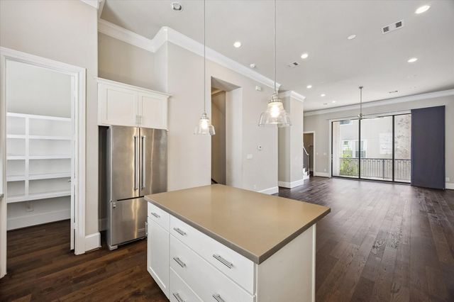 2016 Covent Garden Station, Houston, TX 77045