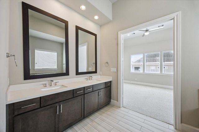 2016 Covent Garden Station, Houston, TX 77045