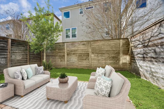 2016 Covent Garden Station, Houston, TX 77045