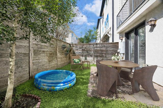 2016 Covent Garden Station, Houston, TX 77045