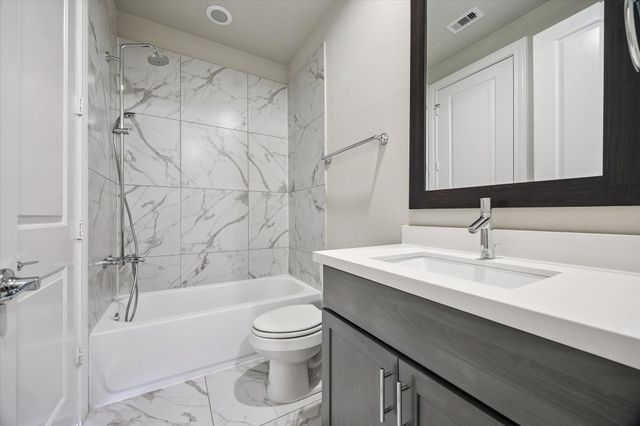 2016 Covent Garden Station, Houston, TX 77045