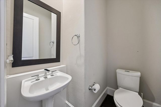 2016 Covent Garden Station, Houston, TX 77045