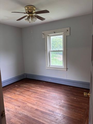 349 Oak St, Clinton, MA 01510