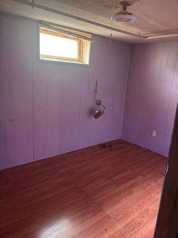 349 Oak St, Clinton, MA 01510