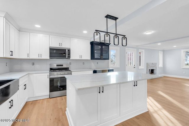 124 Robinson Place, Shrewsbury Boro, NJ 07702