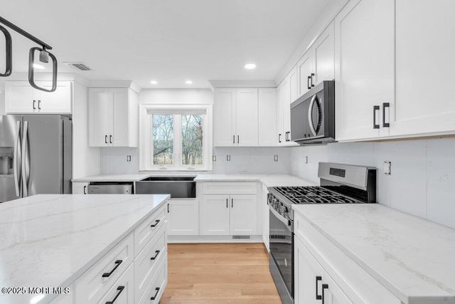 124 Robinson Place, Shrewsbury Boro, NJ 07702