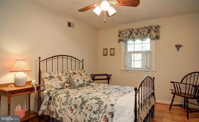3124 BARNARD CT, Fairfax, VA 22031