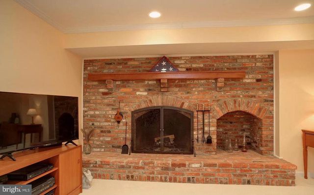 3124 BARNARD CT, Fairfax, VA 22031